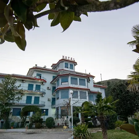 Parku I Palmave 3* Gjirokastër